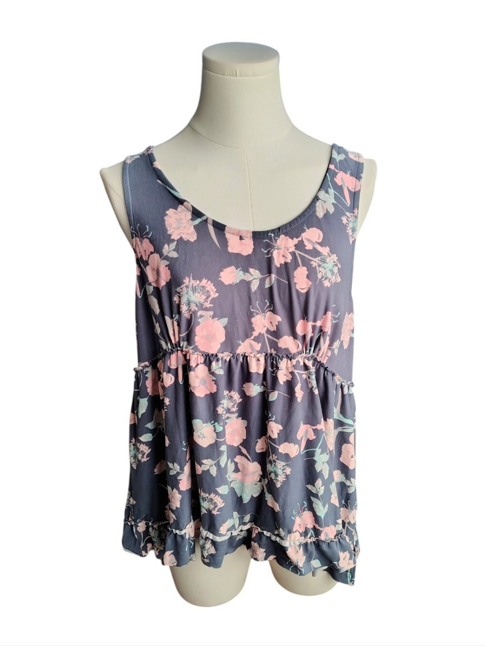 Y2k Kathryn Gray Blue and Pale Pink Floral Tank Top Ruffled Hemline Size XL